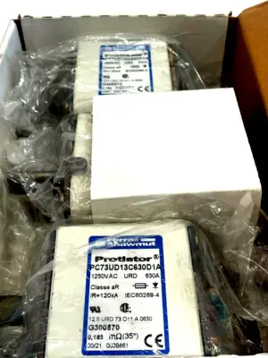 NEW FERRAZ SHAWMUT G300570 FUSES 630A 1250V 12.RURD73D11A0630 LOT OF 3