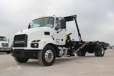 New | in-Stock 2027 MACK MD7 Rolloff Trucks Texas US | Roll Off Truck World #1491912