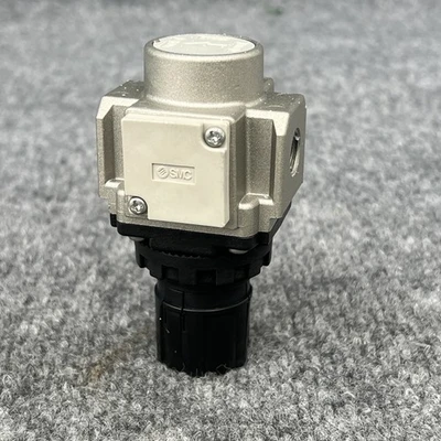 Used SMC AR25-N02H-Z Air Pressure Regulators California US | Davliegogo LLC #1705357