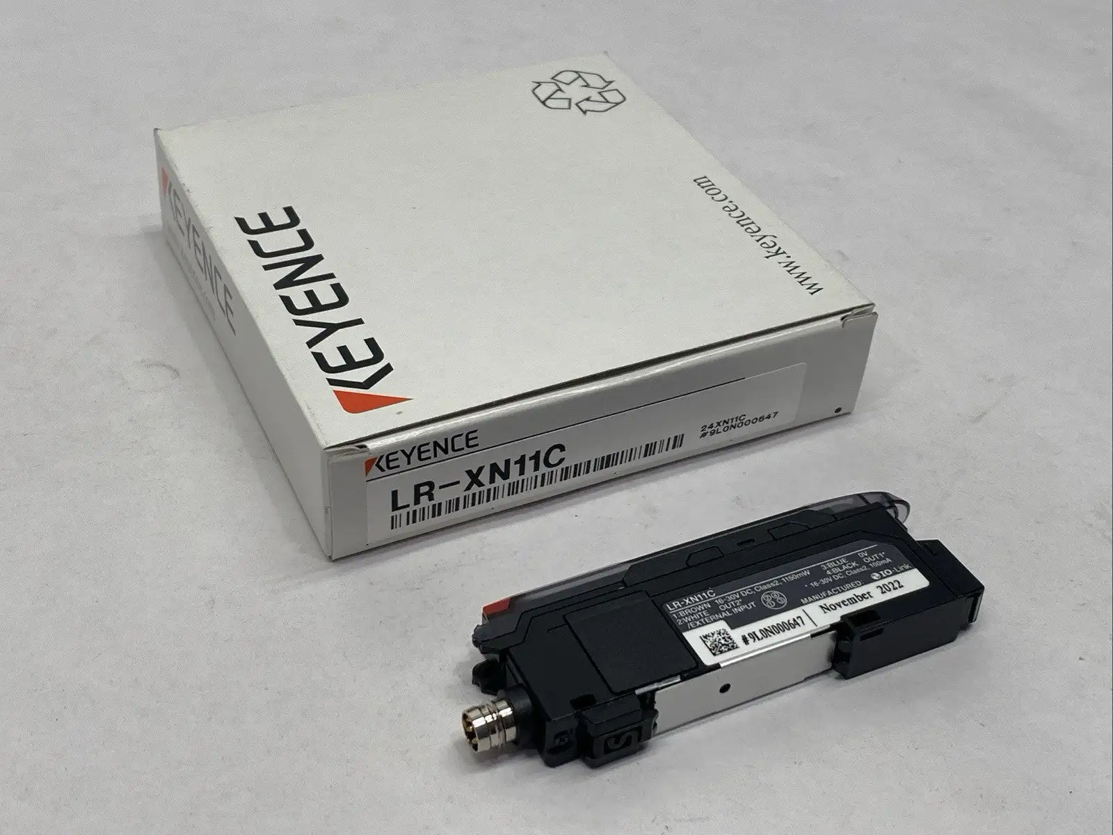 USED KEYENCE LASER AMPLIFIER MAIN UNIT M8 CONNECTOR TYPE