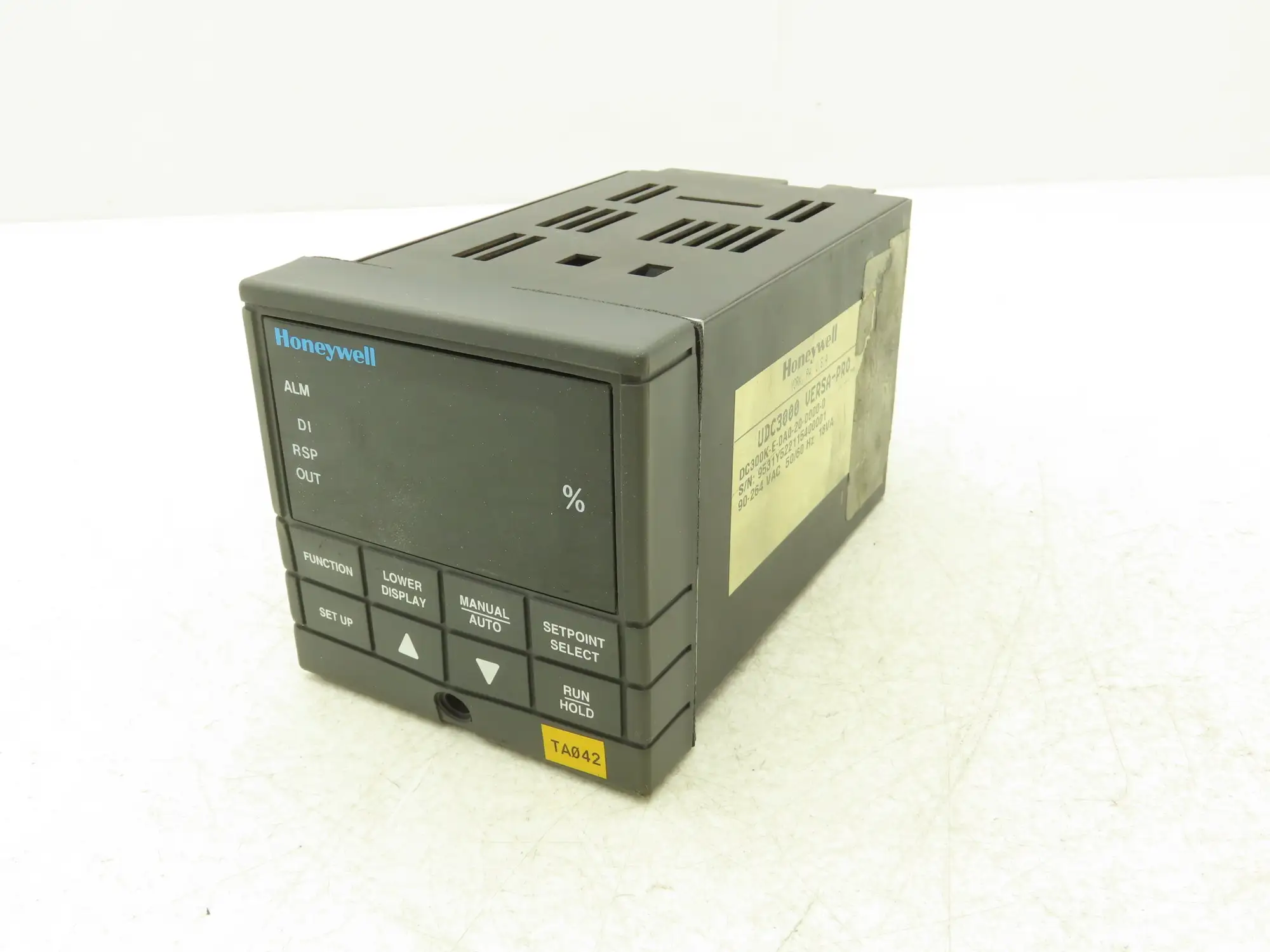 Honeywell UDC3000 Digital Temperature Controller DC300K-E-0A0-20-0000-0