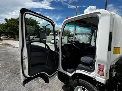 Used 2023 ISUZU NPR HD Box trucks Florida US | Truck and Van Outlet #1509136