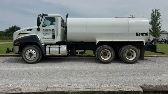 Used 2014 Caterpillar CT660 Water Trucks Oklahoma US | Rubbl #1341425