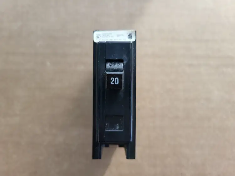 Used CUTLER-HAMMER QBHW1020 Switchgears British Columbia CA | Lenmark #913737