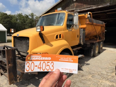 Used 1997 FORD LT9513 6X4 Dump trucks Michigan US | Miedema Asset Management Group #1437088