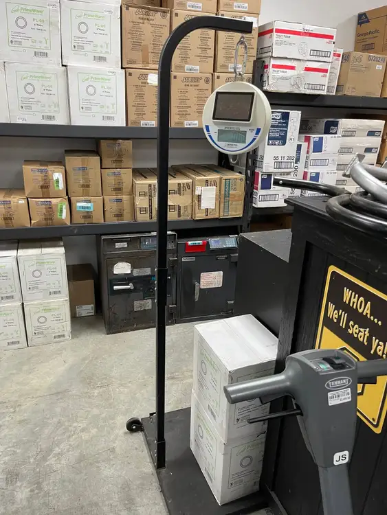 Used Cardinal Detecto Used Detecto SCS30 Digital Solar Hanging Scale 30lb Capacity with Stand Food Scales Illinois US | Falcon Restaurant Supply #1376164