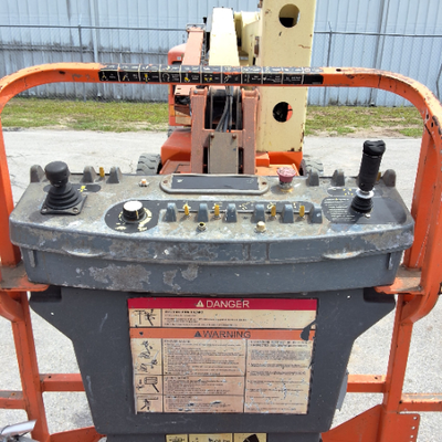USED 2014 JLG E450AJ