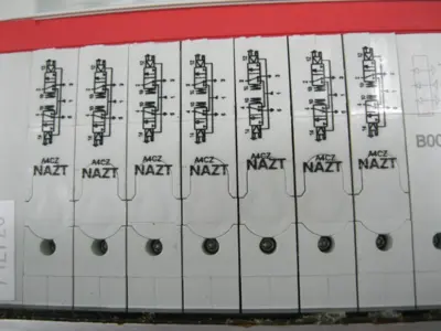 Norgren 12 Slot Pneumatic Valve Manifold Assembly w/ (7) NAZT Valves G3