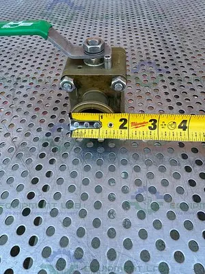 USED A&N CORPORATION C1100-QF25 BRASS BALL VALVE 1X10-8 TORR W/ 1 1/2" SANITARY FITTING