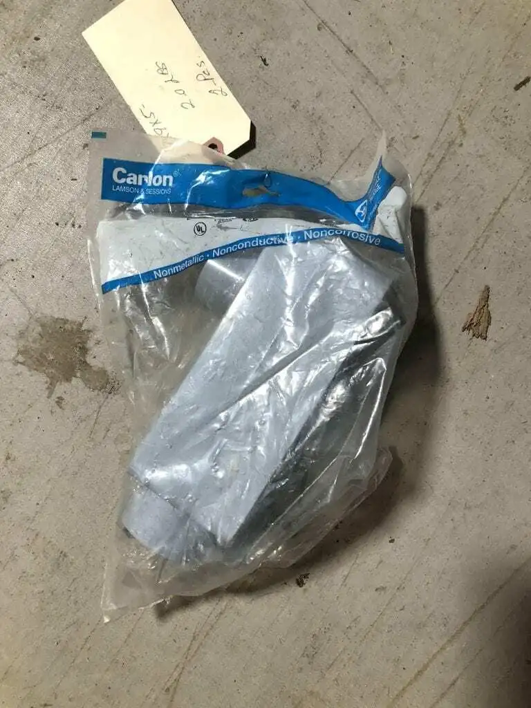 Caron Lamson & Sessions E986G-CAR 1-1/4″ Type LB Non-Metallic Conduit Body -NIB