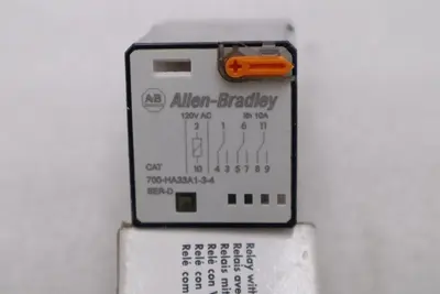 LOT OF 2 - ALLEN BRADLEY 700-HA33A1-3-4 SER. D 120VAC 10A STOCK H1140A