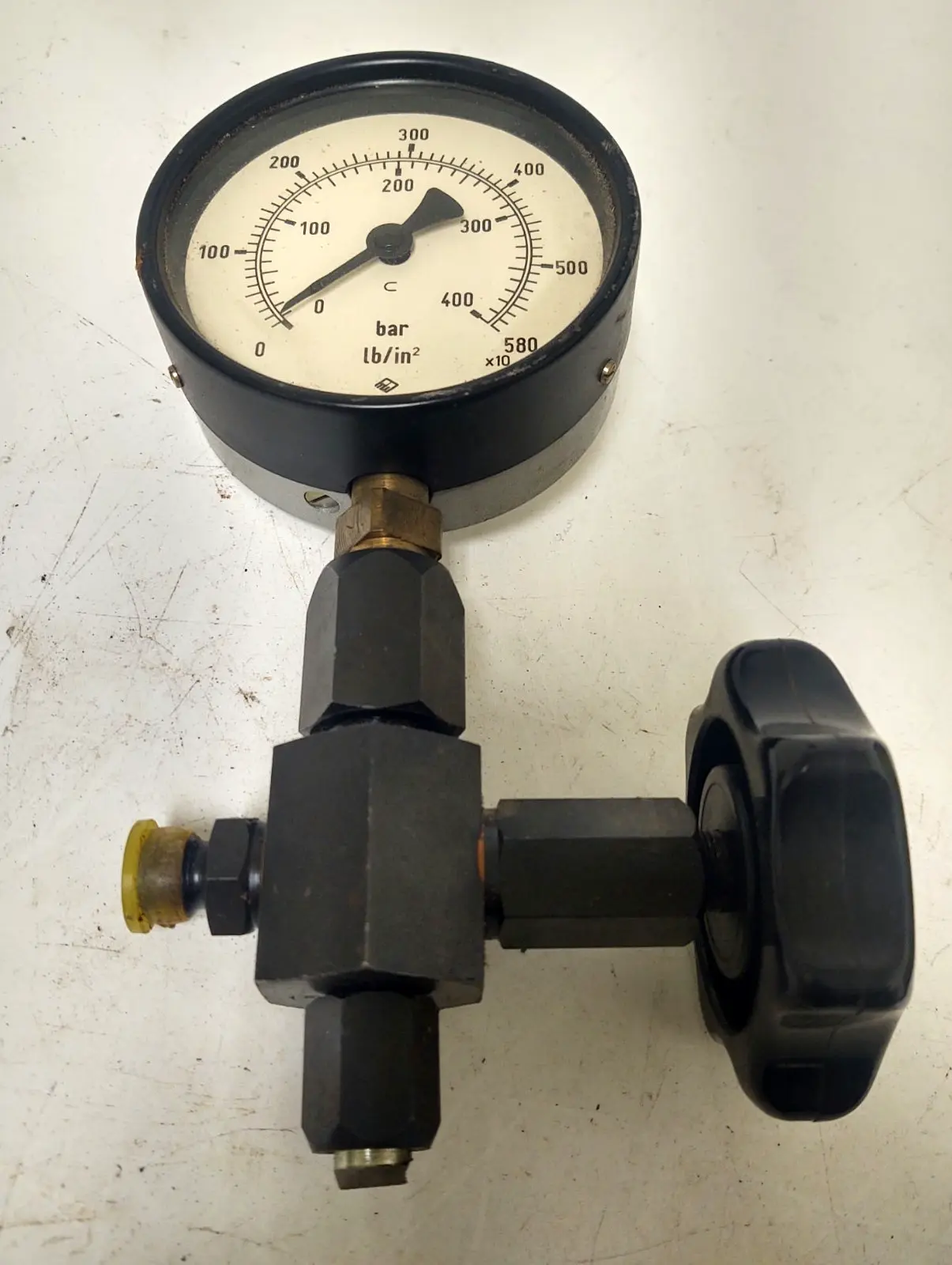 🔥 4" lb/in2 PSI Pressure Gauge, 1/4 in. NPT, With Valve 1687231004