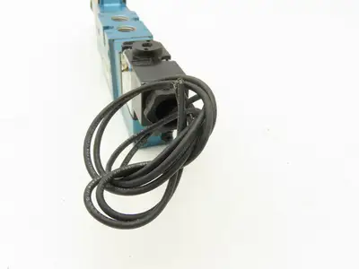 MAC 821C-PP-111CA-152 Pneumatic Double Solenoid 4/3 Spool Valve 120V 1/4" NPT