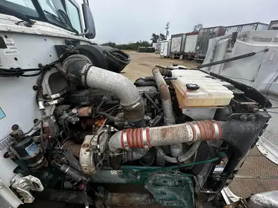 USED 2011 PETERBILT 384