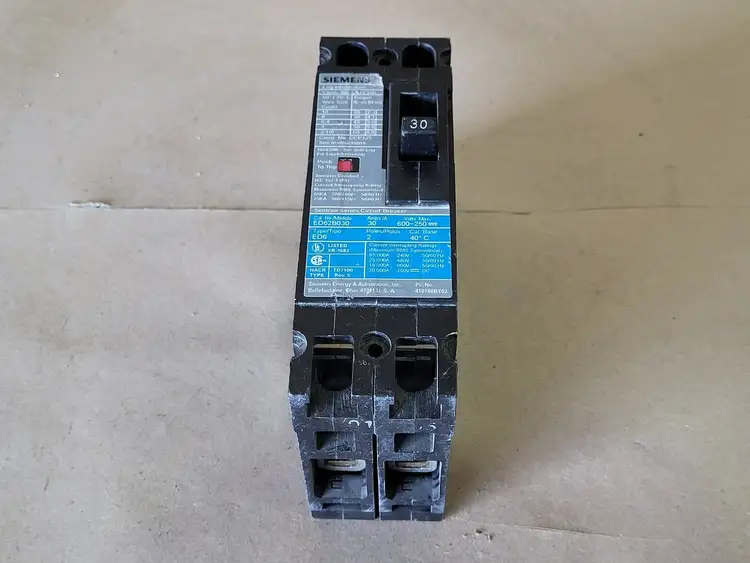 Used SIEMENS ED62B030 Switchgears British Columbia CA | Lenmark #239025