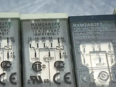 NEW SCHNEIDER ELECTRIC RXM2AB2F7