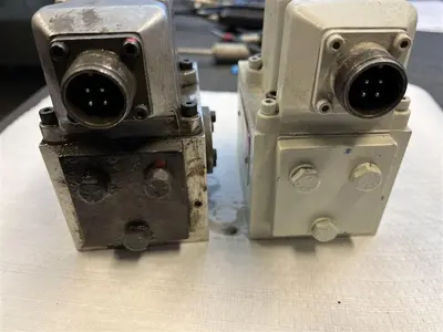 USED MOOG D631-236C SERVO CONTROL VALVE