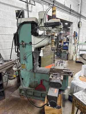 Used SOUTHWESTERN INDUSTRIES TRAK DPMEMX 2 Vertical Mills Illinois US | Aucto #1306764