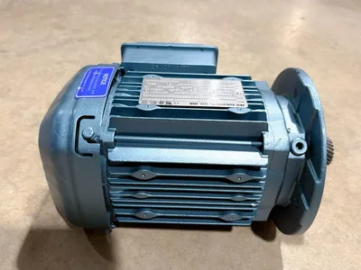 SEW-EURODRIVE DRS71M4FGTH Industrial Electric Motor | Buy Per Pound (4)