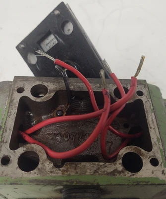 USED Vickers DG4S4-012C-50