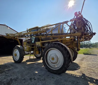 2005 AG-CHEM ROGATOR 1064 SPRAYER SELF PROPELLED | Iron Listing (13)