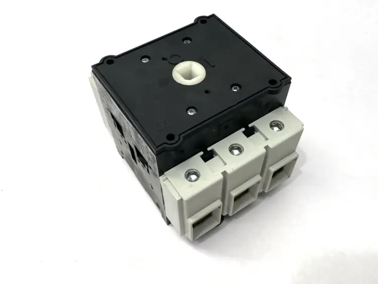 Used TELEMECANIQUE ISOLATOR LOAD BREAK SWITCH V5 3-POLE 125A Relays & Switches | Maverick Industrial Sales #1101969