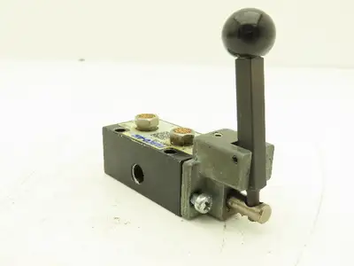 Fabco-Air 18HL-4 4-Way Hand Lever Actuated Pneumatic Directional Control Valve