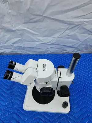 WILD HEERBRUGG MICROSCOPE WITH ESD22 EYEPIECES