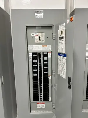 Used _UNKNOWN_ _UNKNOWN_ Switchgears New York US | Apex Auctions #1550774