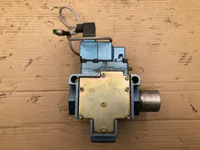 MAC 54952052 2 position, 3 way, 3 ported Solenoid Valve VAC to 150PSI