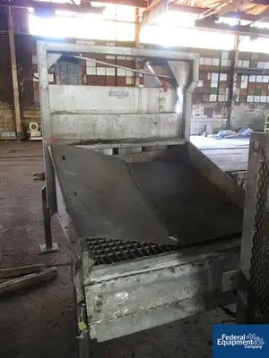 USED Young Industries YOUNG BAG DUMP STATION, S/S, MODEL 10X8-C