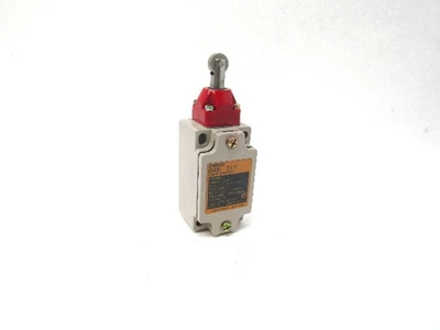 NEW OMRON D4B-2171