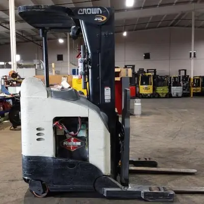 USED 2016 CROWN RR5725-45