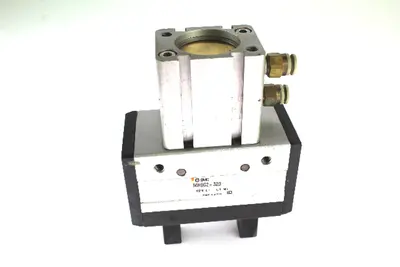 SMC MHQG2-32D Pneumatic Gripper, 32mm Bore
