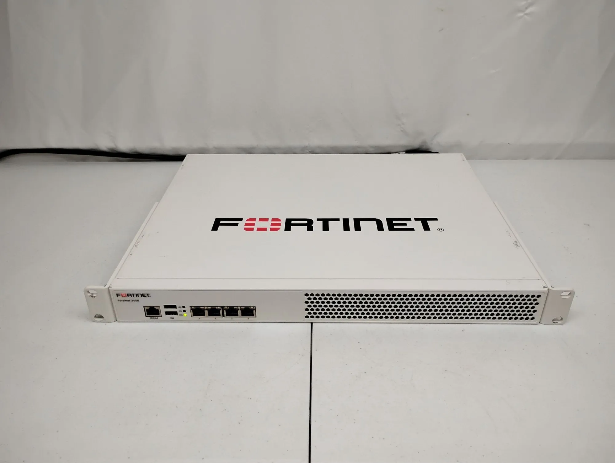 USED Fortinet FortiMail-200E FML-200E