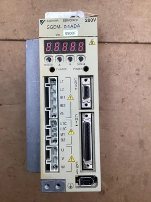 USED YASKAWA SGDM-04ADA