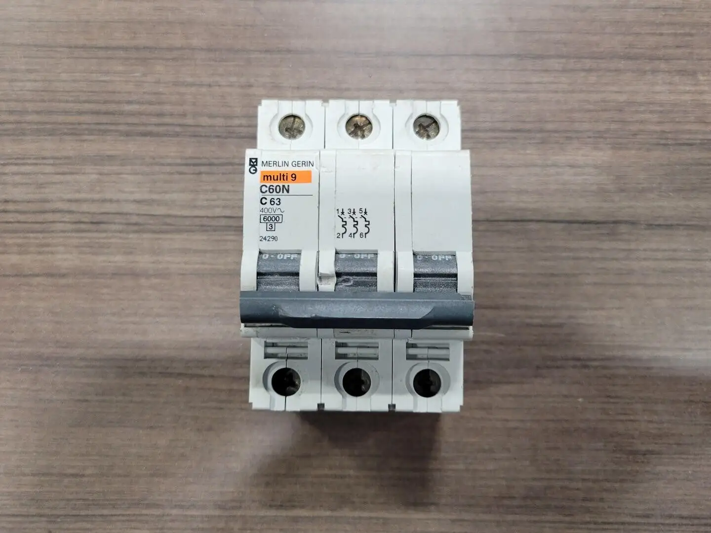 Used MERLIN GERIN C60N-C63 Switchgears British Columbia CA | Lenmark #242594