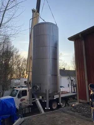 USED 1991 6,500 GALLON STAINLESS STEEL TANK