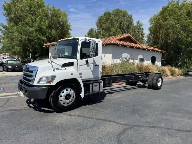Used 2017 HINO INTERNATIONAL Cab Chassis trucks California US | Commerce Truck Equipment Sales #1548702