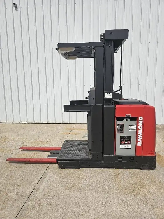 Used 2011 RAYMOND 520OPC30TT Order Pickers Illinois US | Somerset Equipment Sales #1546252