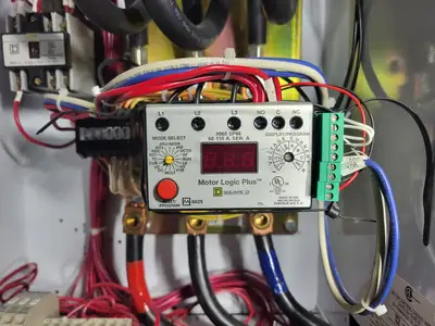 Model 6 Motor Control Center MCC Section, 600V, 3PH, 1200A Bus