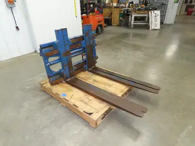 Used RIGHTLINE _UNKNOWN_ Forklift Attachments Indiana US | Arrow Industrial #1408587