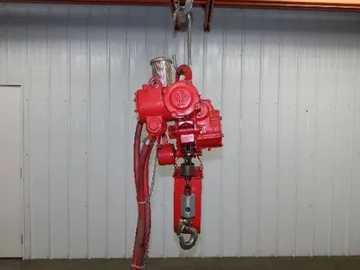 Chicago Pneumatic 1/4 Ton 500Lb Power Vane Air Chain Hoist 10' 4" Lift Pendant