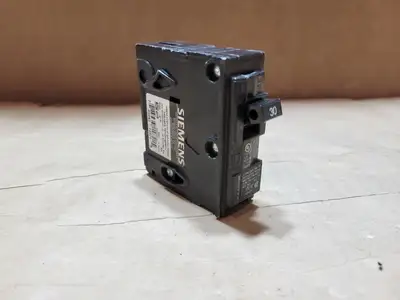 Used SIEMENS Q130 Switchgears British Columbia CA | Lenmark #835704