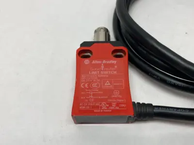 USED ALLEN-BRADLEY SER. A GUARDMASTER SAFETY LIMIT SWITCH, SNAP ACTING