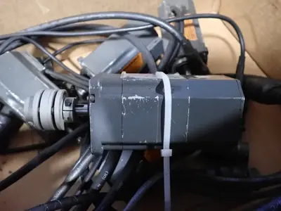 Emerson, Sti, Control Techniques Servo Motors, Safety Switch