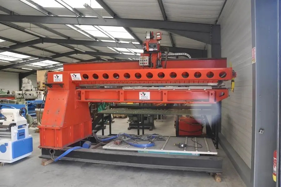 USED HOBART - KEMPPI WELDINGDERRICK 3300 MM