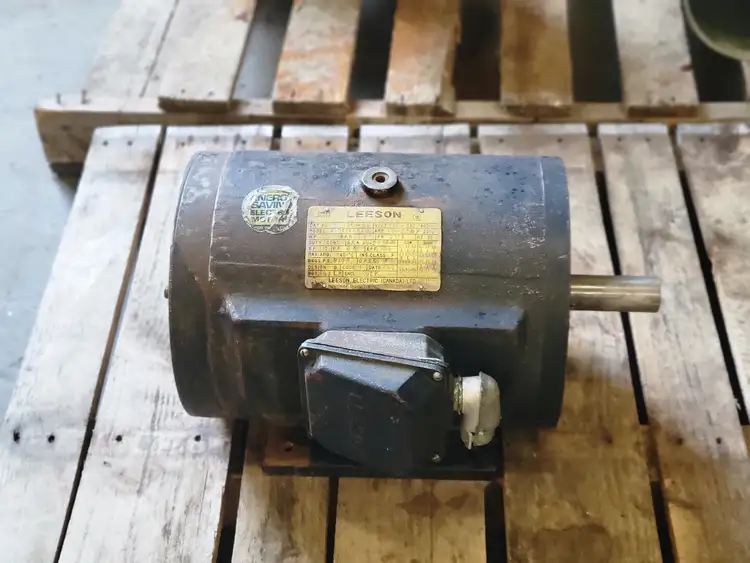 Used LEESON 215T17DB40 Motors (misc) British Columbia CA | Lenmark #246331