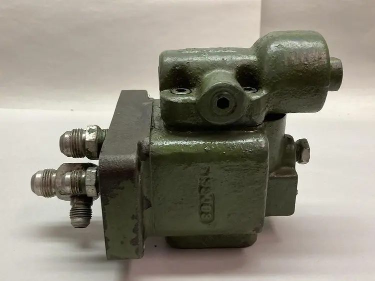 Used VICKERS XCG-03-F-10 Pump & Valve Parts Ohio US | Surplus Asset Holdings #1246206