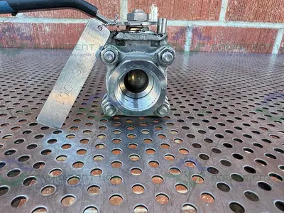 USED SVF -F. C. I. R86666ATSE BALL VALVE 1500 PSI W/ 1" THREADED FITTING